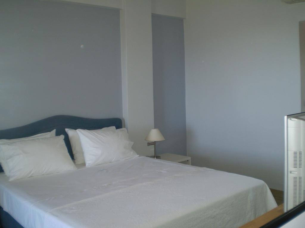 Athena Hotel Milopotamos  Extérieur photo