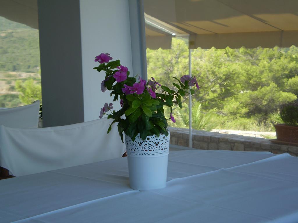 Athena Hotel Milopotamos  Extérieur photo